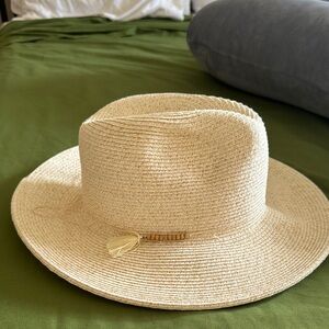 Elegant Cream Straw Hat